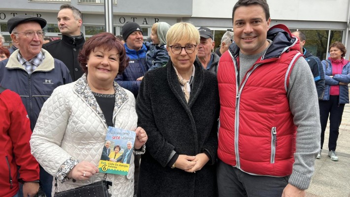 NA STOJNICI V MESTNEM SREDIŠČU S KANDIDATKO ZA PREDSEDNICO REPUBLIKE NATAŠO PIRC MUSAR