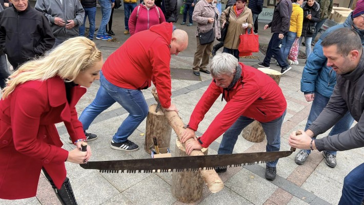 NA STOJNICI V MESTNEM SREDIŠČU S KANDIDATKO ZA PREDSEDNICO REPUBLIKE NATAŠO PIRC MUSAR