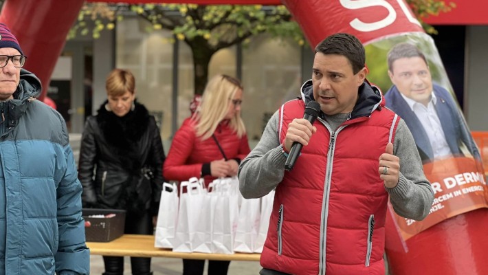 NA STOJNICI V MESTNEM SREDIŠČU S KANDIDATKO ZA PREDSEDNICO REPUBLIKE NATAŠO PIRC MUSAR