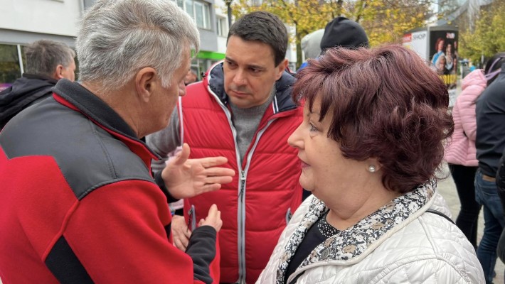 NA STOJNICI V MESTNEM SREDIŠČU S KANDIDATKO ZA PREDSEDNICO REPUBLIKE NATAŠO PIRC MUSAR