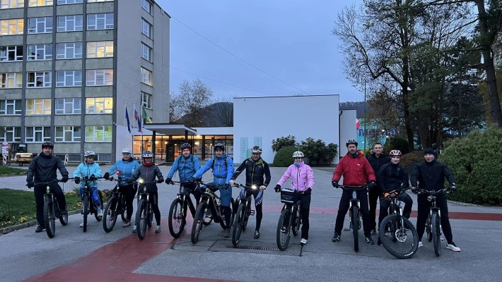 [KOLESARJENJE PO KRAJEVNIH SKUPNOSTIH]