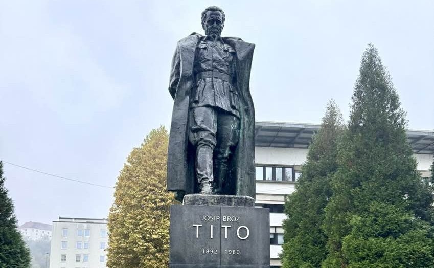 TITOVEGA SPOMENIKA NE DAMO!