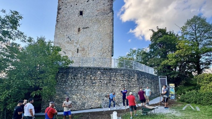 OBNOVA STOPNIC NA ŠALEŠKI GRAD